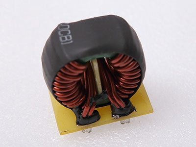 Choques de modo común, serie TCC
